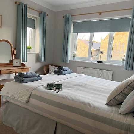 Coastal Retreat 150M From Beach Perfect For Families And Dogs Трирддур Экстерьер фото