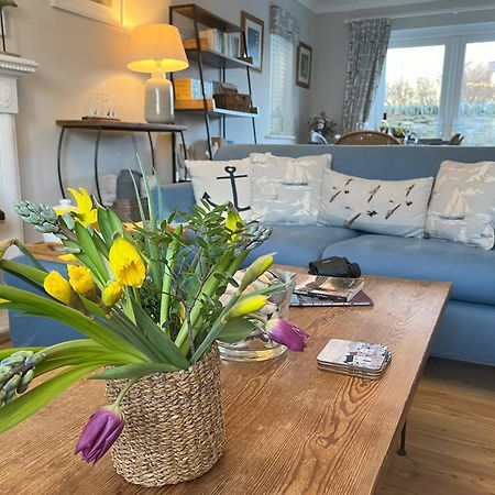 Coastal Retreat 150M From Beach Perfect For Families And Dogs Трирддур Экстерьер фото