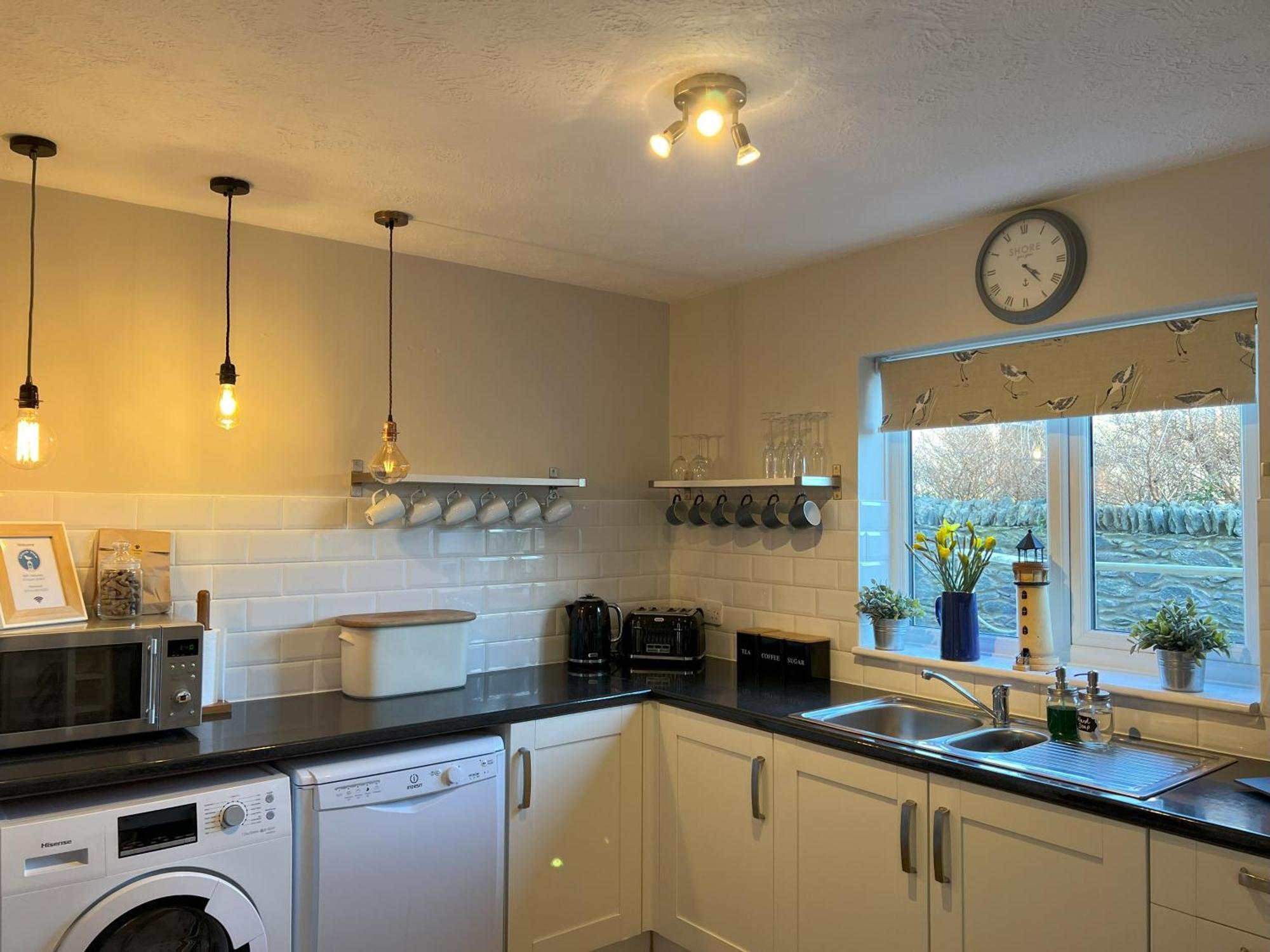 Coastal Retreat 150M From Beach Perfect For Families And Dogs Трирддур Экстерьер фото